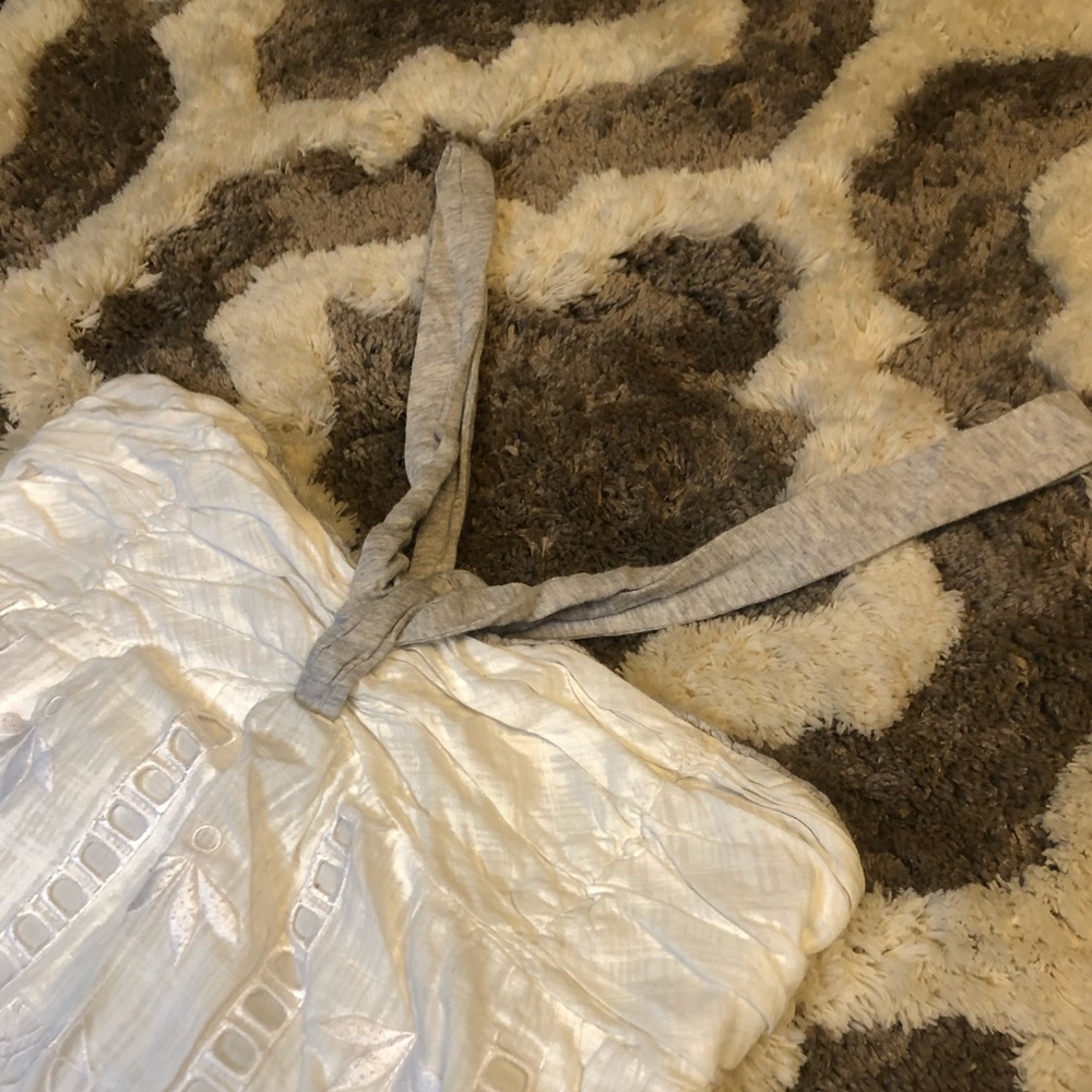 Hollister White Patterned Halter Top - Picture 7 of 9